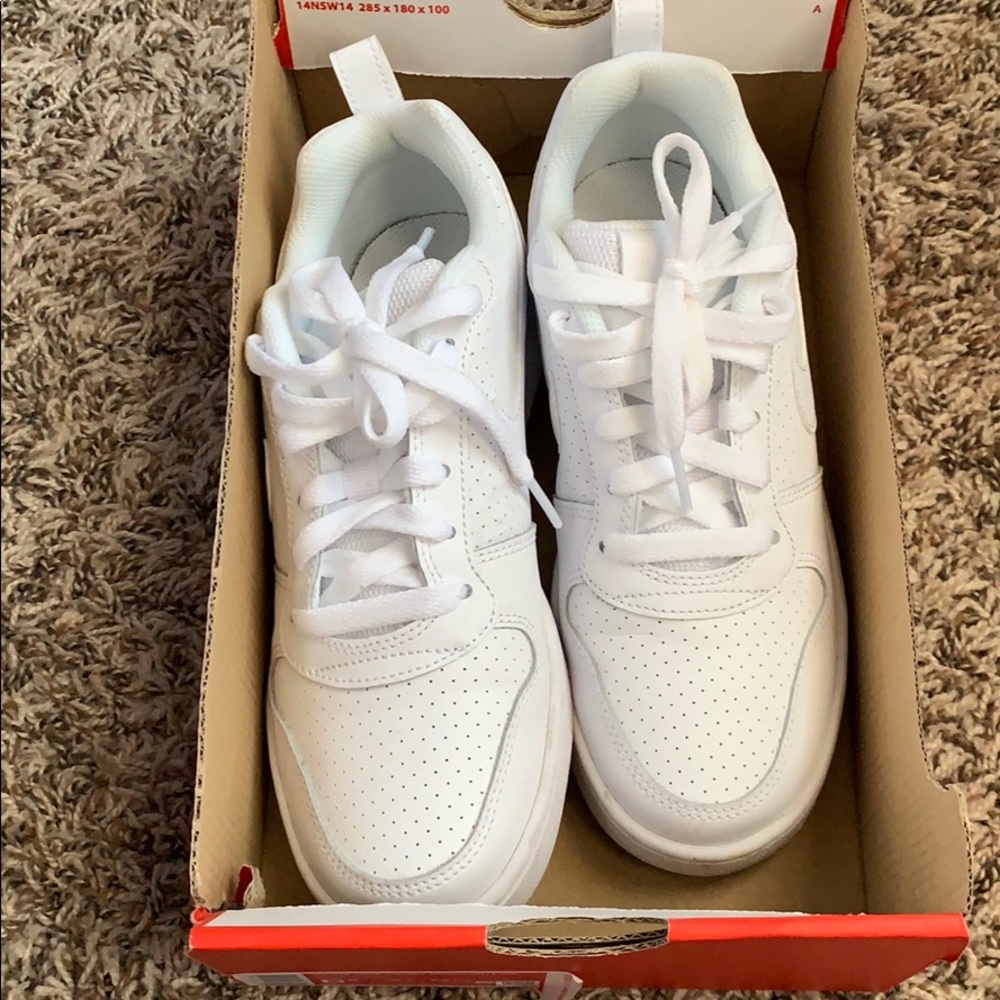 Nike court borough low’s